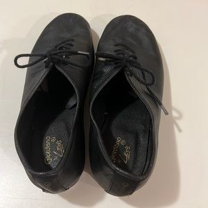 Giordano by Leo’s women’s tap shoes- size 7